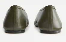 Load image into Gallery viewer, Le Monde Luna Slipper